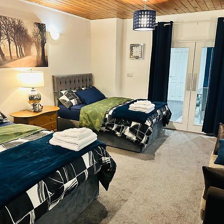 Modern 2 Bedroom Apt Derby City Kültér fotó
