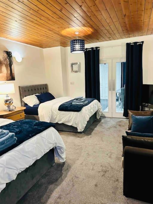 Modern 2 Bedroom Apt Derby City Kültér fotó