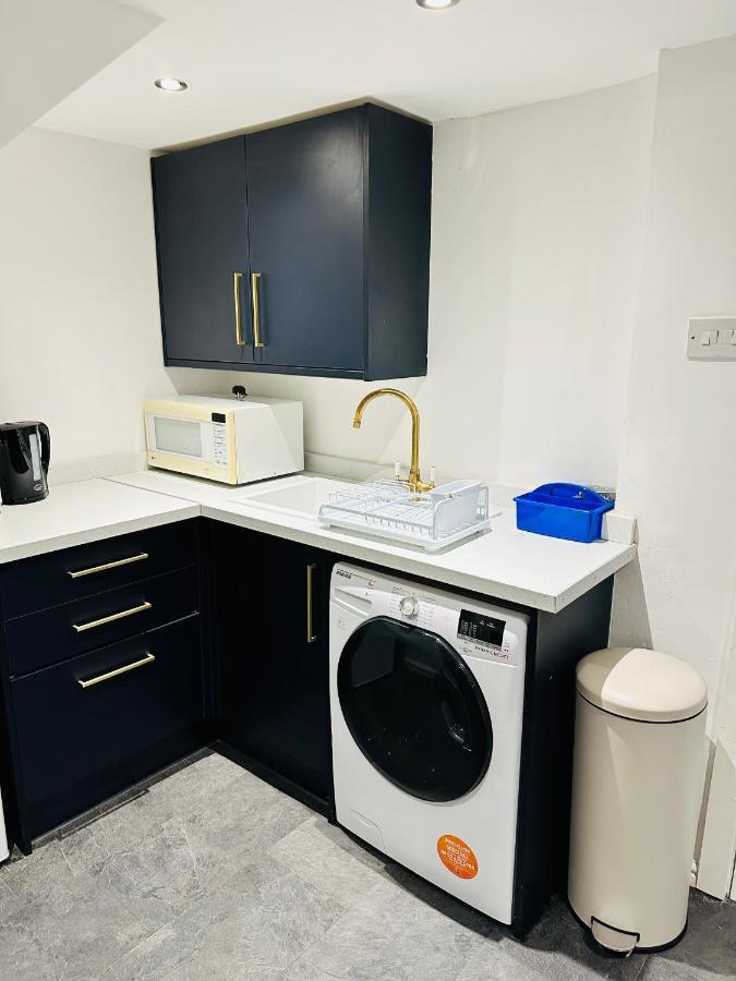 Modern 2 Bedroom Apt Derby City Kültér fotó