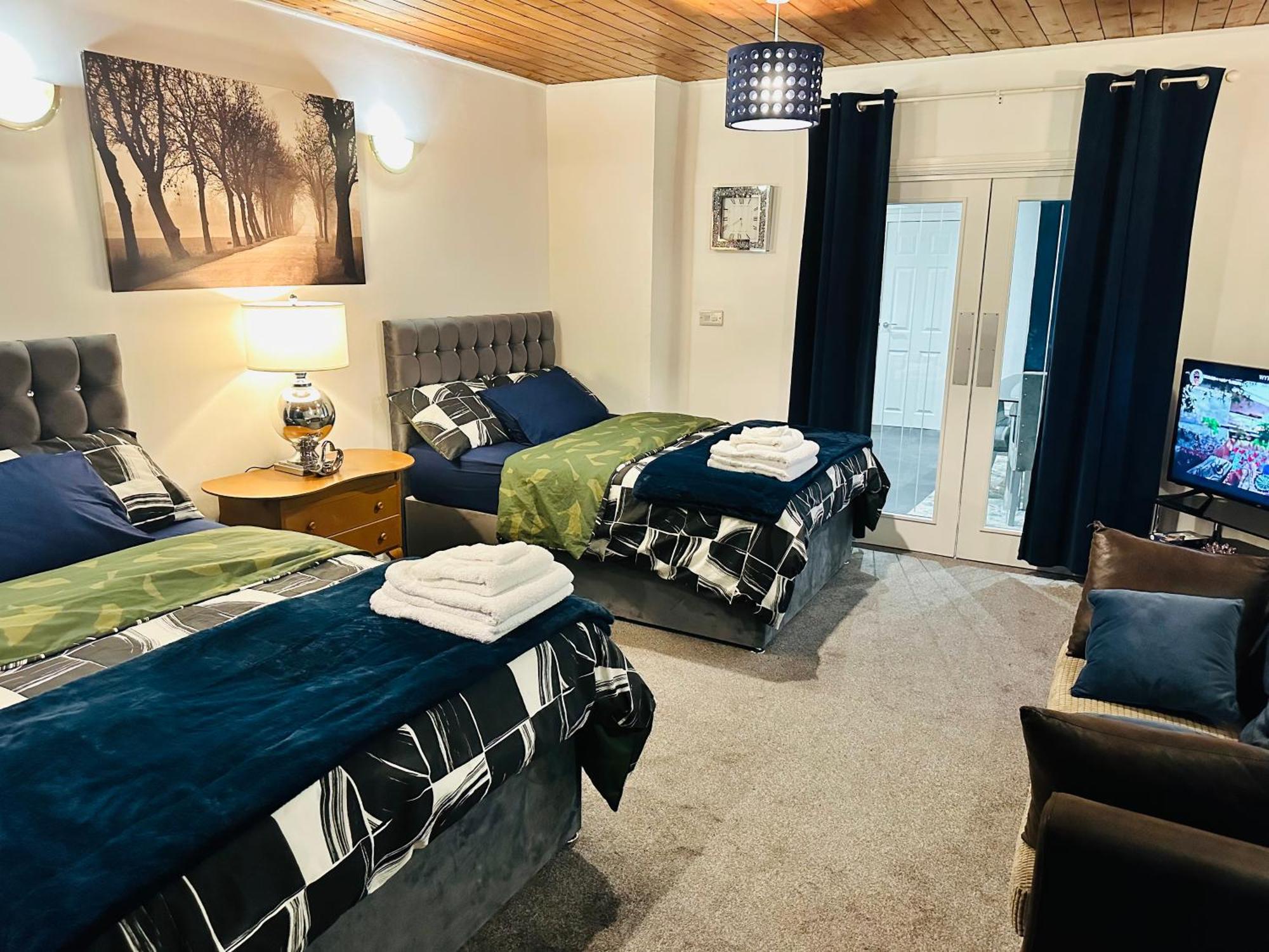 Modern 2 Bedroom Apt Derby City Kültér fotó