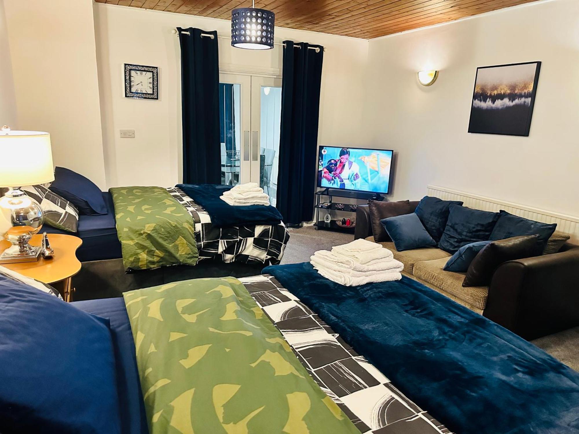 Modern 2 Bedroom Apt Derby City Kültér fotó